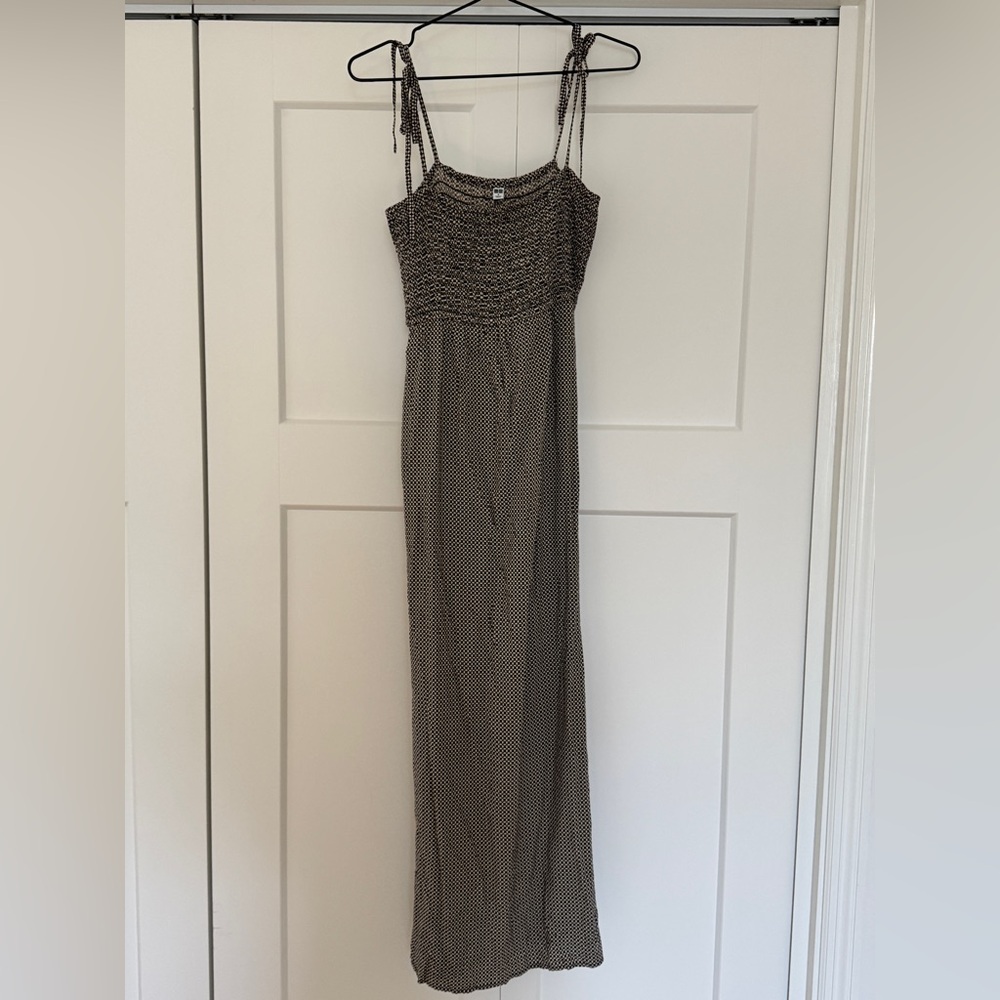 uniqlo sleeveless maxi dress